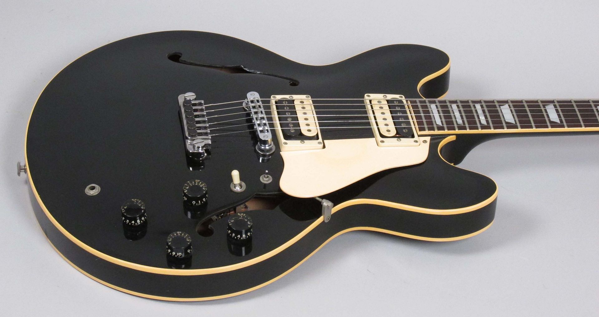  photo 1981GibsonES-369Black014008.jpg