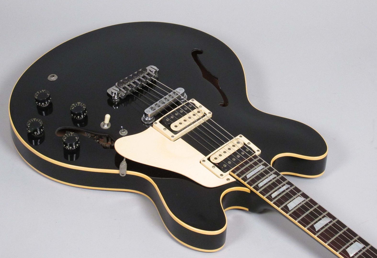  photo 1981GibsonES-369Black014016.jpg