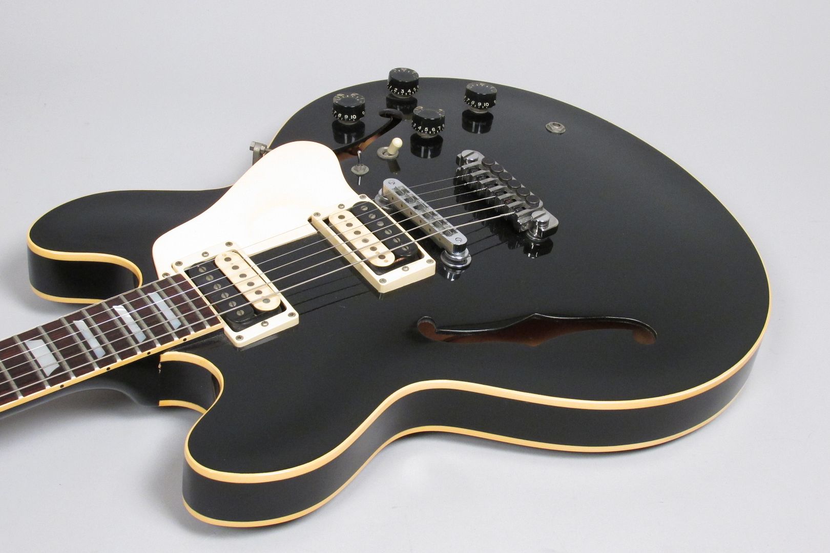  photo 1981GibsonES-369Black014021.jpg