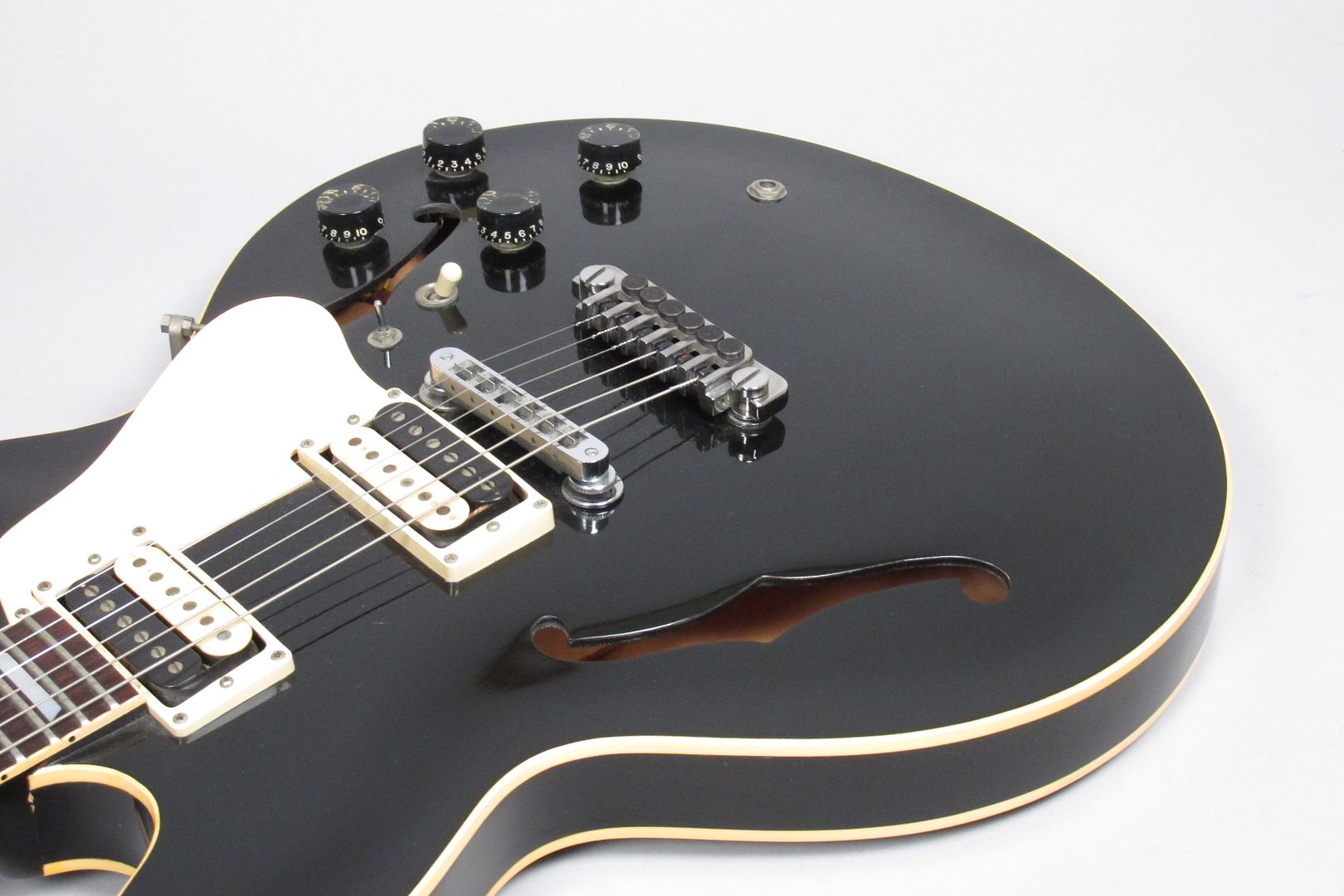  photo 1981GibsonES-369Black014022.jpg