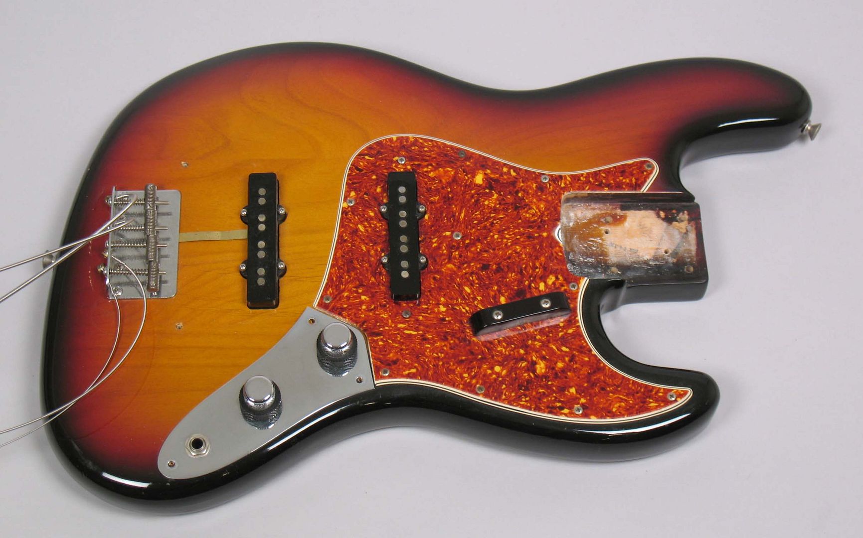  photo 198283FenderJazzbassReissue014Sunburst007.jpg