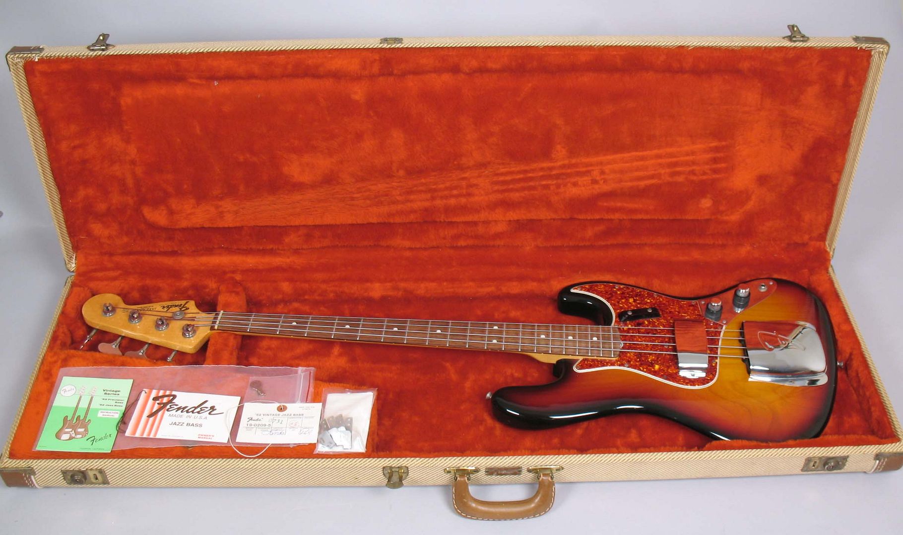  photo 198283FenderJazzbassReissue014Sunburst024.jpg