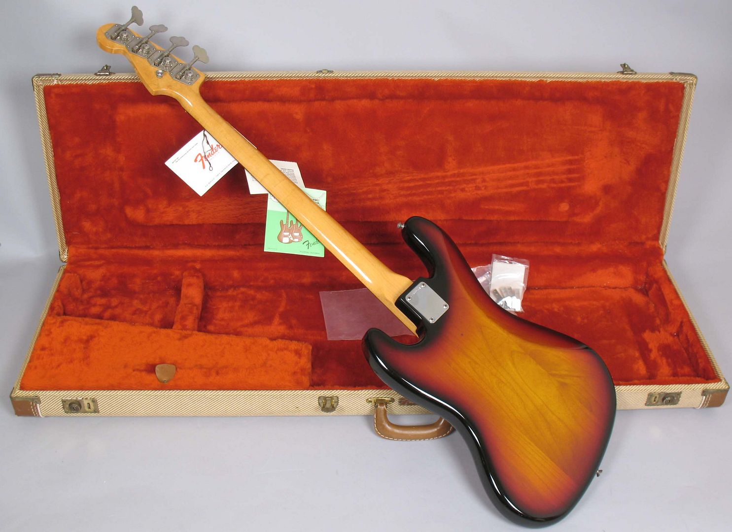  photo 198283FenderJazzbassReissue014Sunburst039.jpg