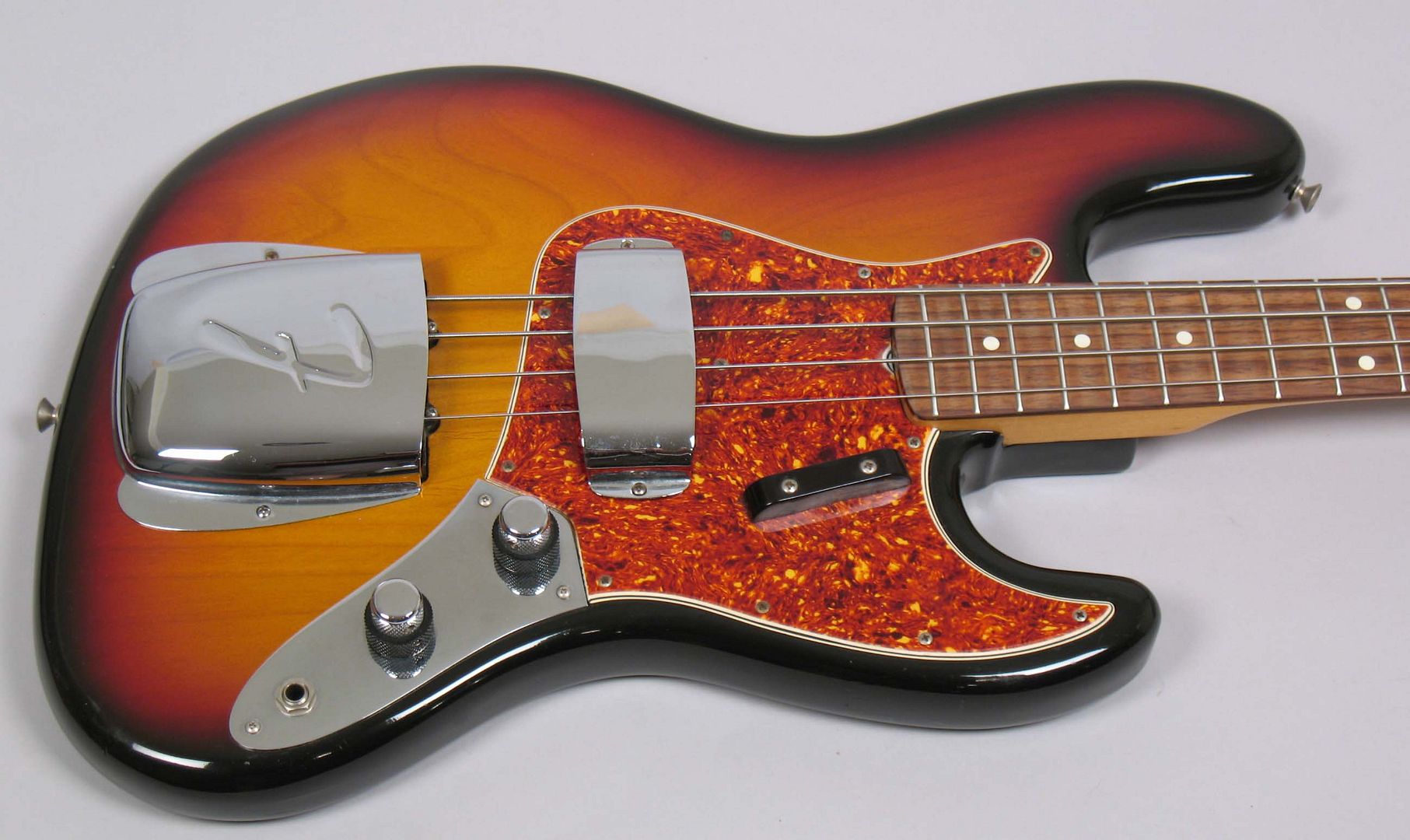  photo 198283FenderJazzbassReissue014Sunburst047.jpg