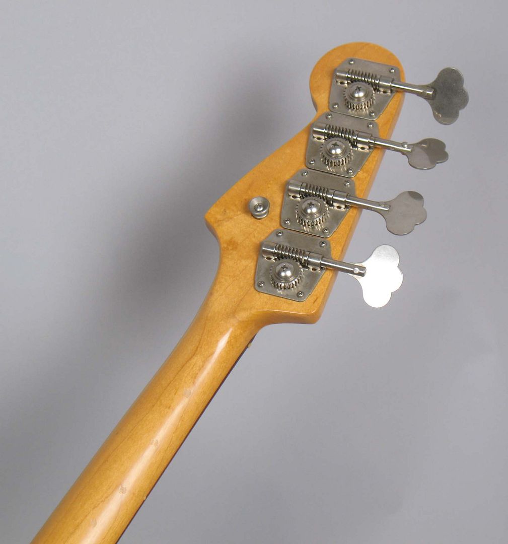  photo 198283FenderJazzbassReissue014Sunburst063.jpg