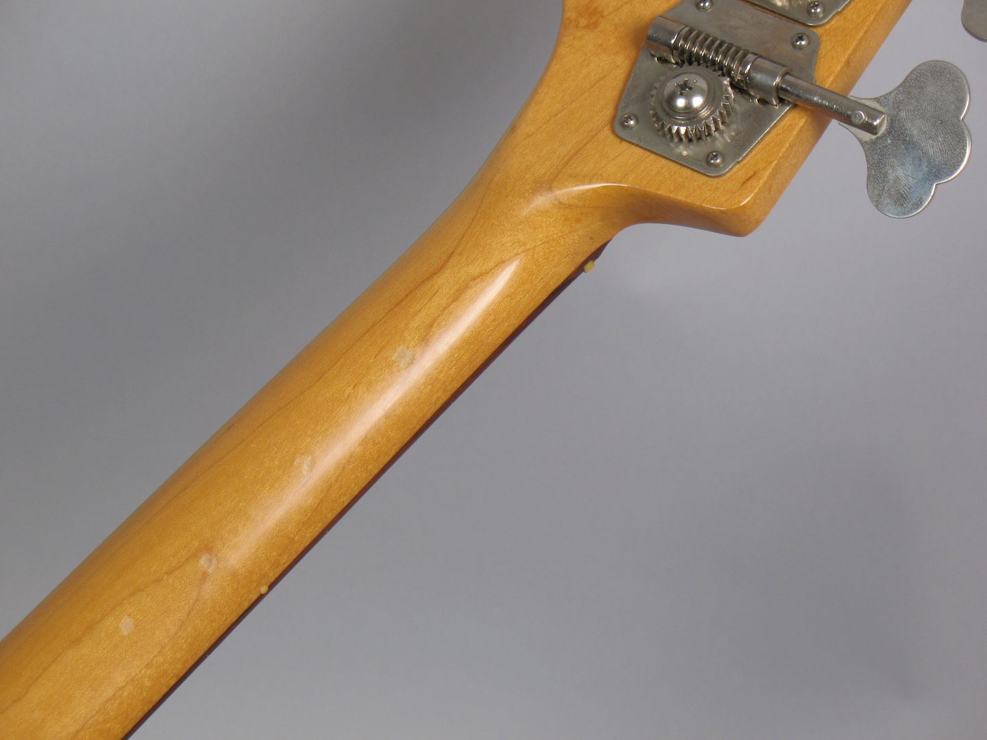  photo 198283FenderJazzbassReissue014Sunburst066.jpg