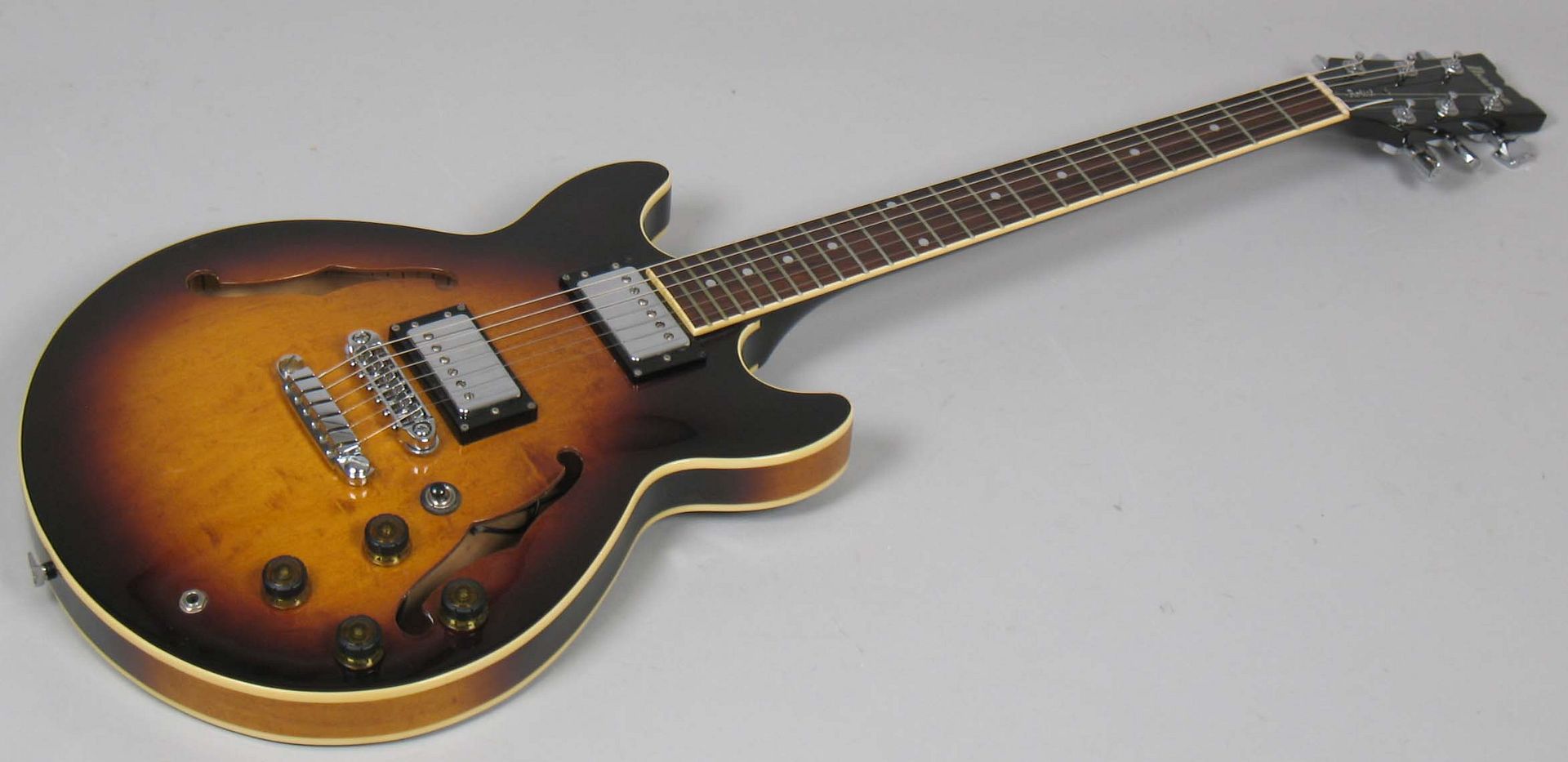  photo 1983IbanezAm-50Sunburst006.jpg