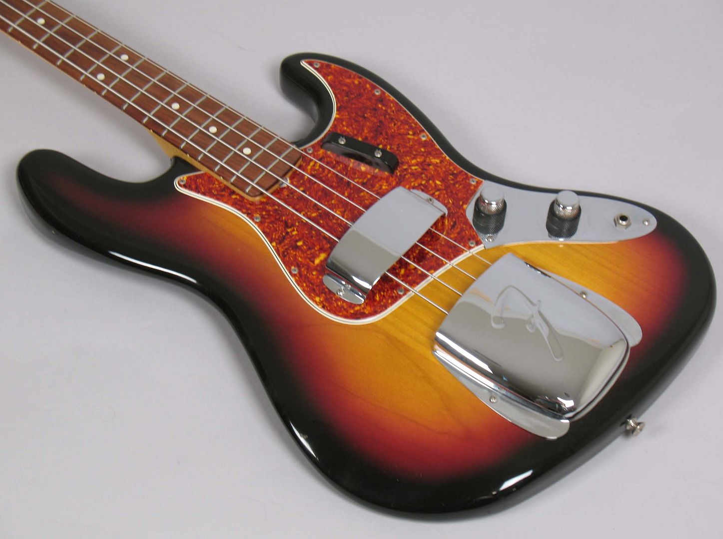  photo 1985FenderJazzBassReissueSunburst042.jpg