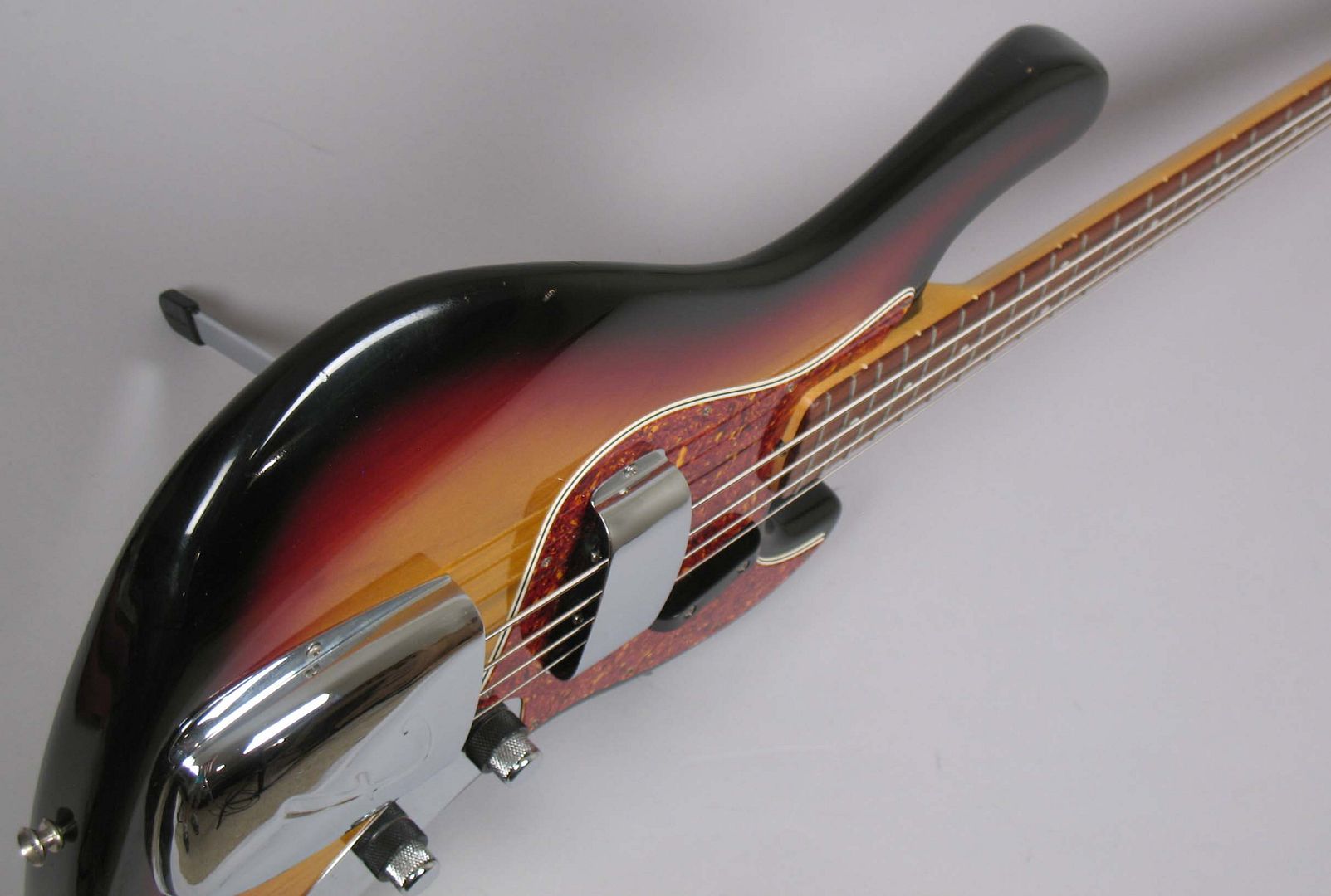  photo 1985FenderJazzBassReissueSunburst061.jpg