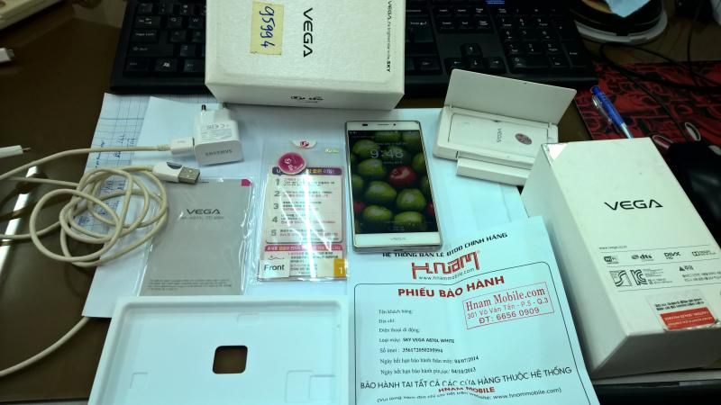 Sky Pantech A 870 ( Vega Iron ) trắng  hàng HNam fullbox 2 pin dock mới keng đây !!!