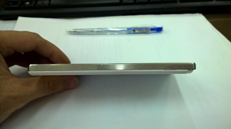 Sky Pantech A 870 ( Vega Iron ) trắng  hàng HNam fullbox 2 pin dock mới keng đây !!! - 2